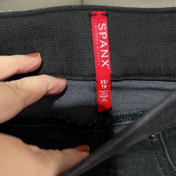 SPANX distressed denim legging, vintage black, size XS - Picture 7 of 13